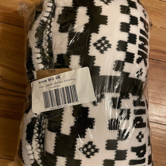 NEW & sealed Victoria Secrets Sherpa blanket!  Super soft & cozy! - Picture 2 of 5